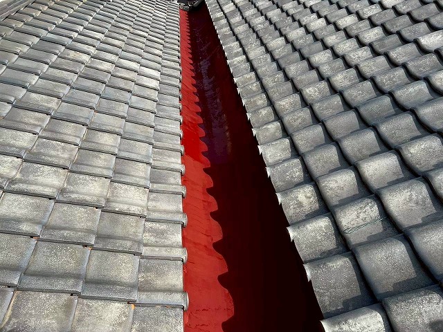 加古川市　谷板金の錆止め塗装を終えた様子